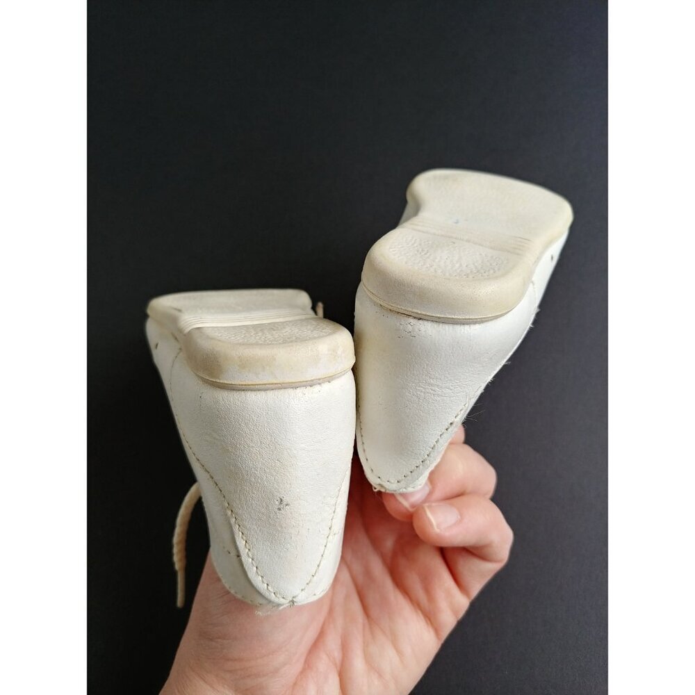 Vintage baby shoes size 3 by La Parisette, 1950s White leather child or doll - Picture 5 of 10